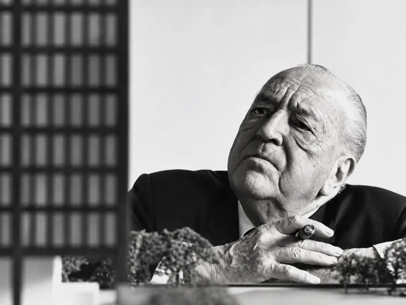Kiến trúc sư Ludwig Mies van der Rohe, người đặt nền móng cho phong cách Minimalism