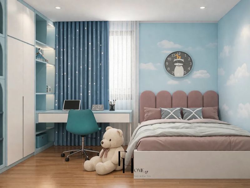 Phòng ngủ trẻ em tông xanh dương hồng tủ liên kết bàn học và wallpaper mây trời trong thiết kế nội thất căn hộ 90m2