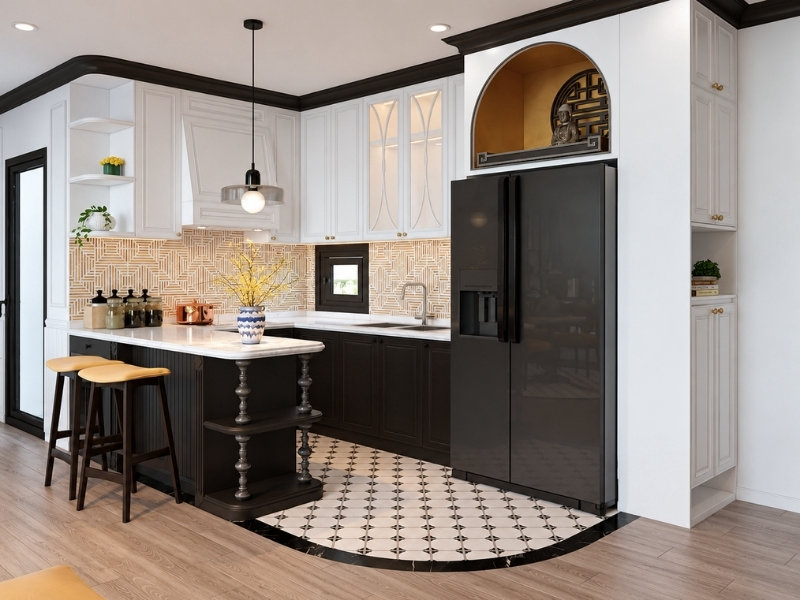 Bếp Indochine với tủ trắng, đảo bếp gỗ tối màu và gạch bông hoa văn