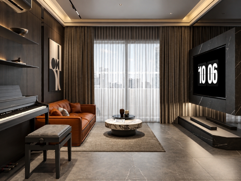 Phòng khách với sofa da, đàn piano và kệ tivi đá vân mây.