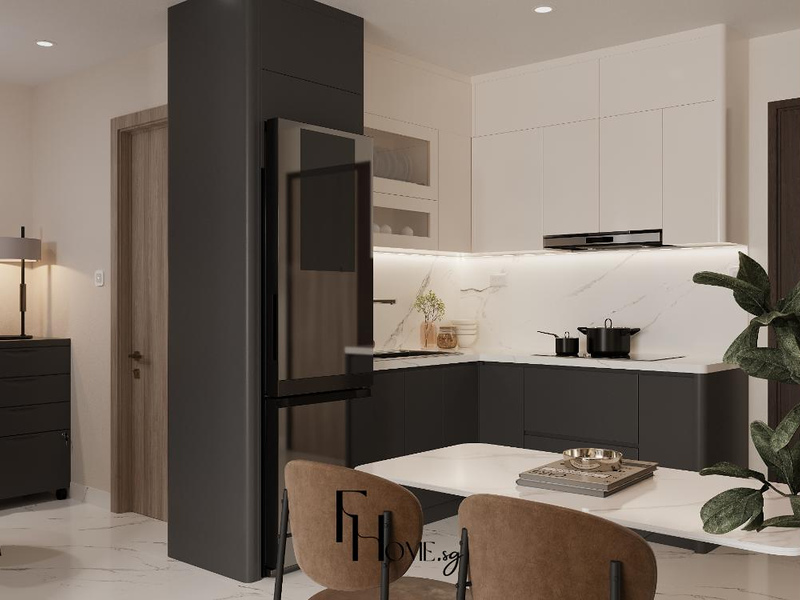 Bếp chữ L tủ dưới xám đậm tủ trên trắng, bàn ăn đá trắng và ghế bọc nâu