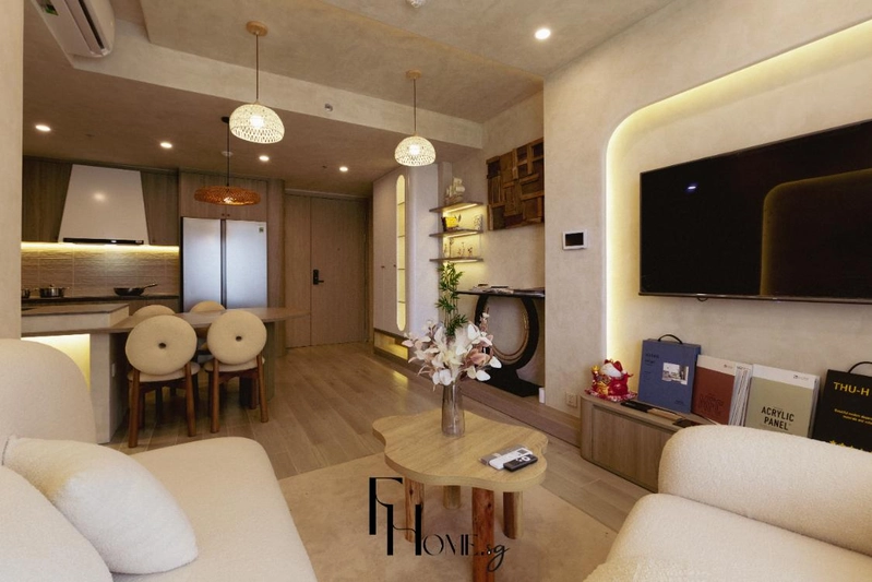 Phòng khách căn hộ Lumiere Boulevard phong cách Wabi Sabi với tường Microcement màu be